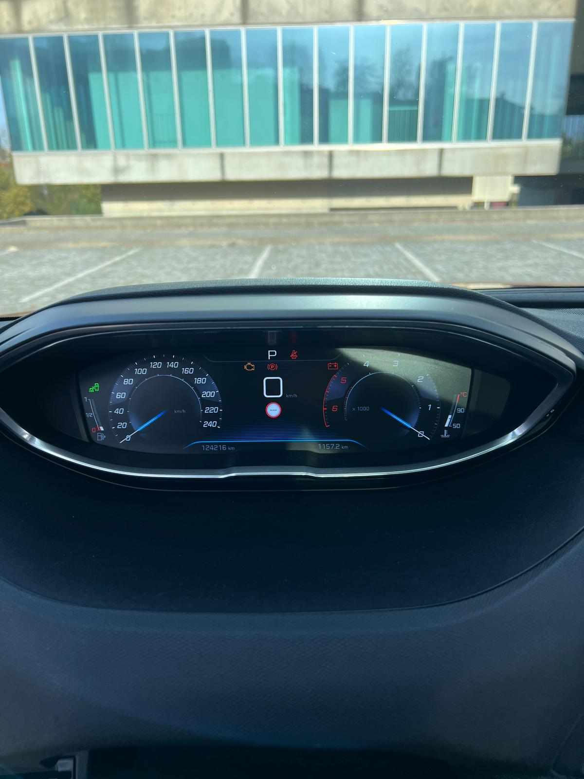 peugeot-3008-1-6-bluehdi-2017-diesel-1560cc