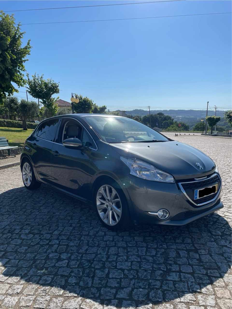 peugeot-208-1-6-e-hdi-2012-diesel-1560cc