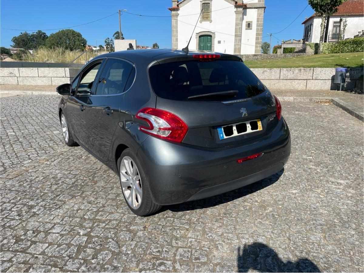 peugeot-208-1-6-e-hdi-2012-diesel-1560cc