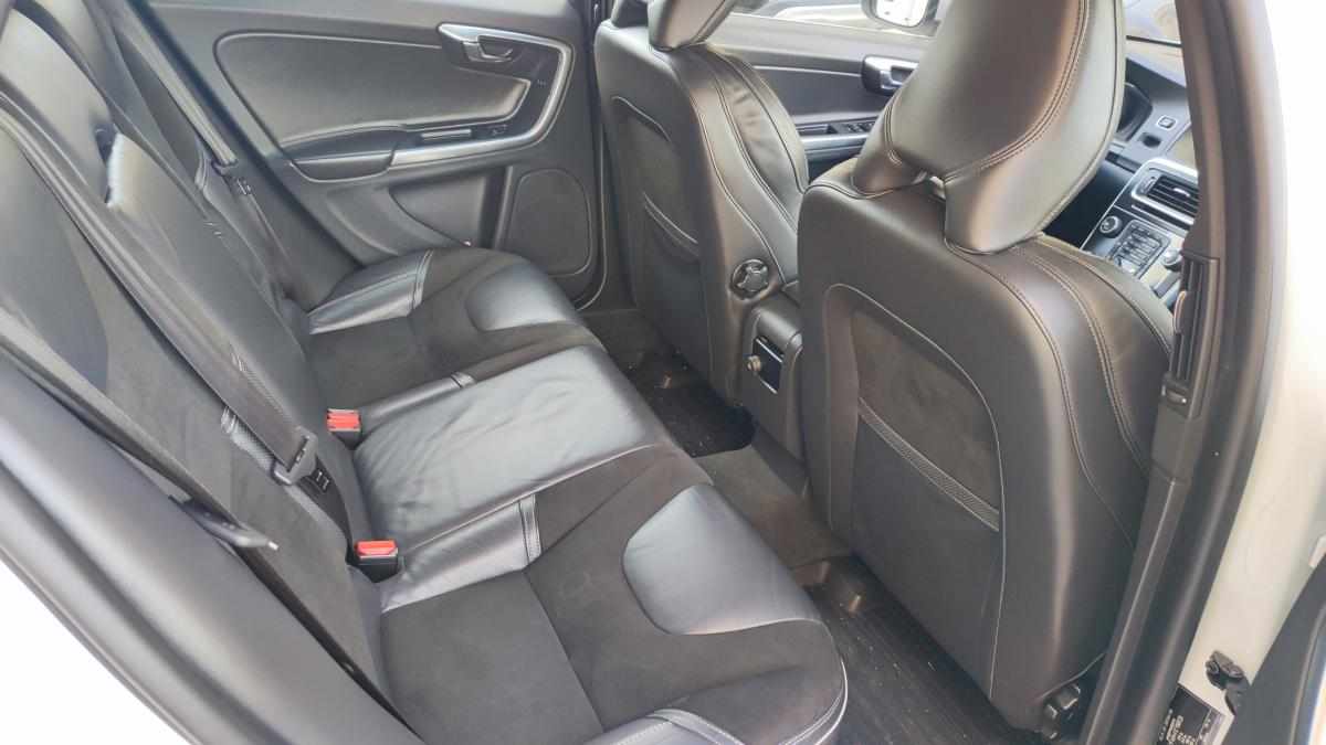 volvo-v60-1-6-d2-2014-diesel-1560cc