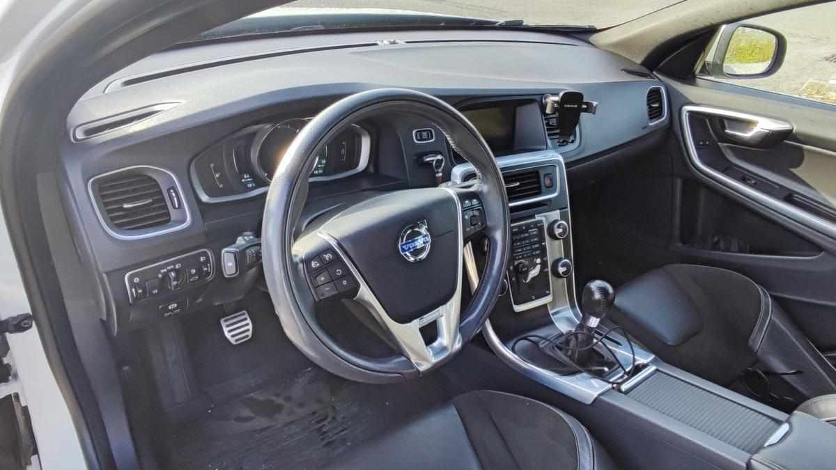 volvo-v60-1-6-d2-2014-diesel-1560cc