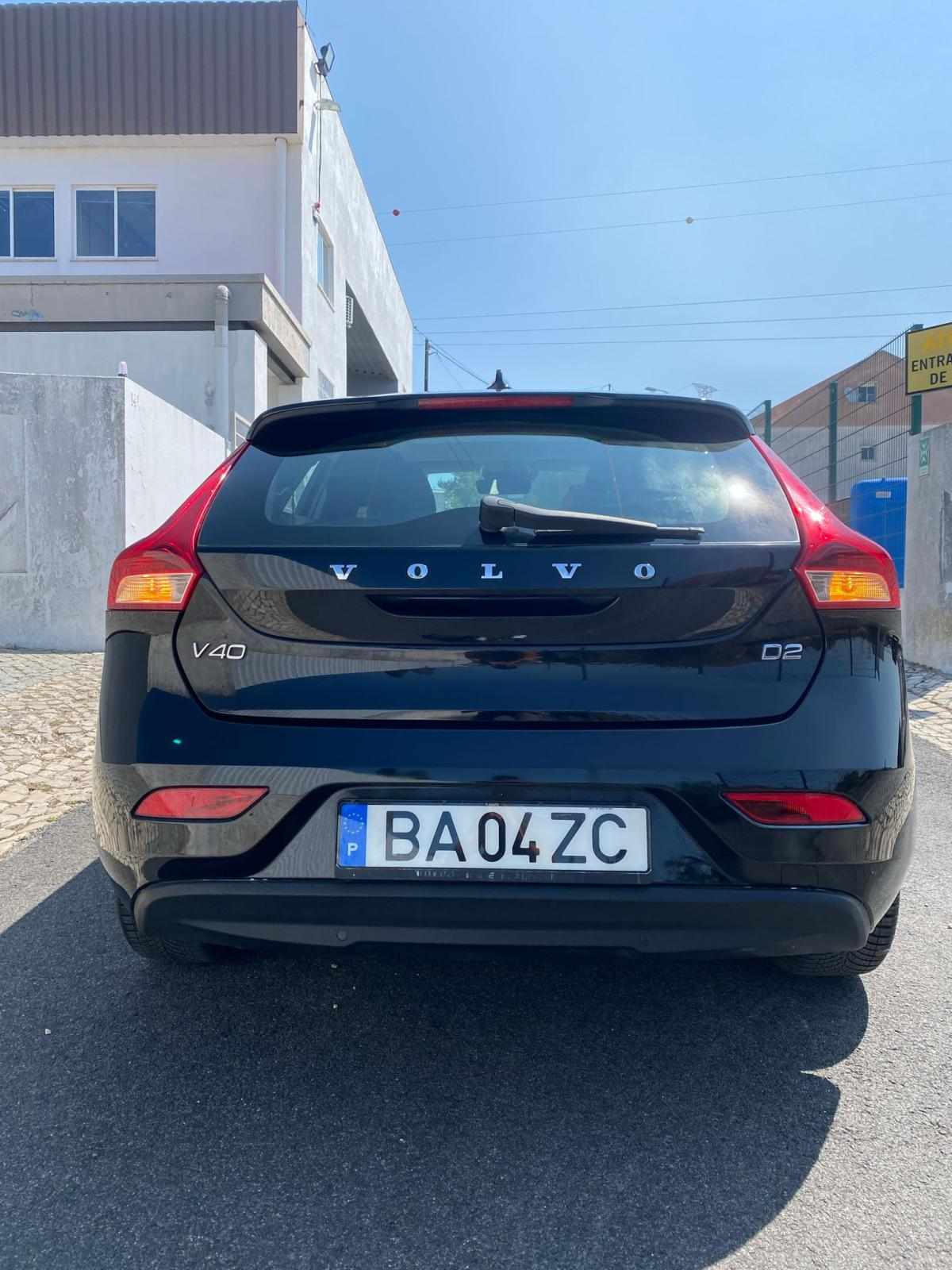 volvo-v40-d2-2015-diesel-1969cc