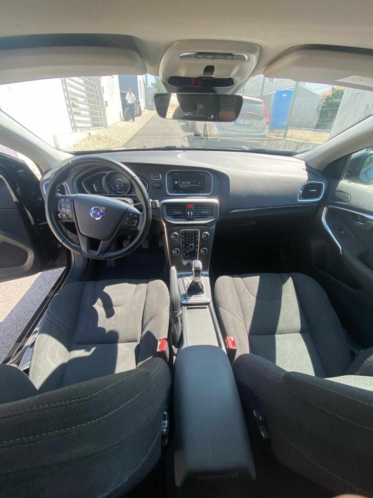 volvo-v40-d2-2015-diesel-1969cc