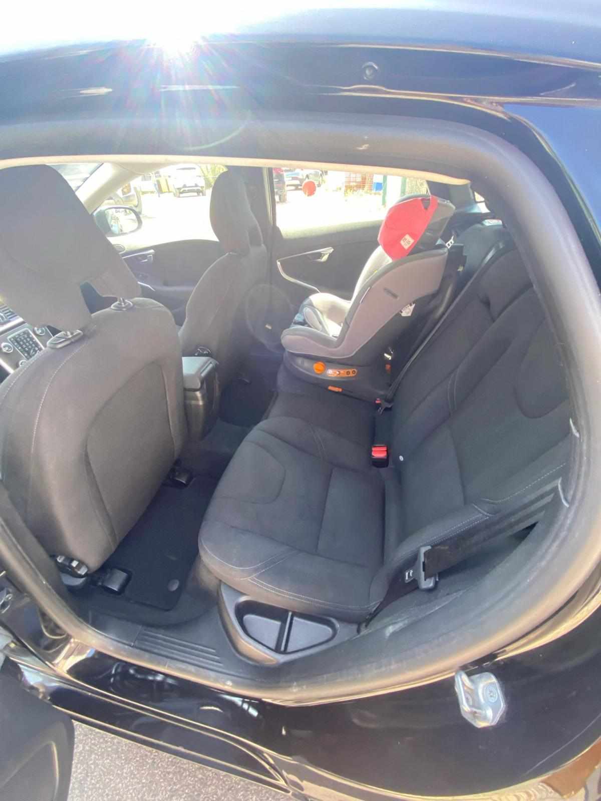 volvo-v40-d2-2015-diesel-1969cc