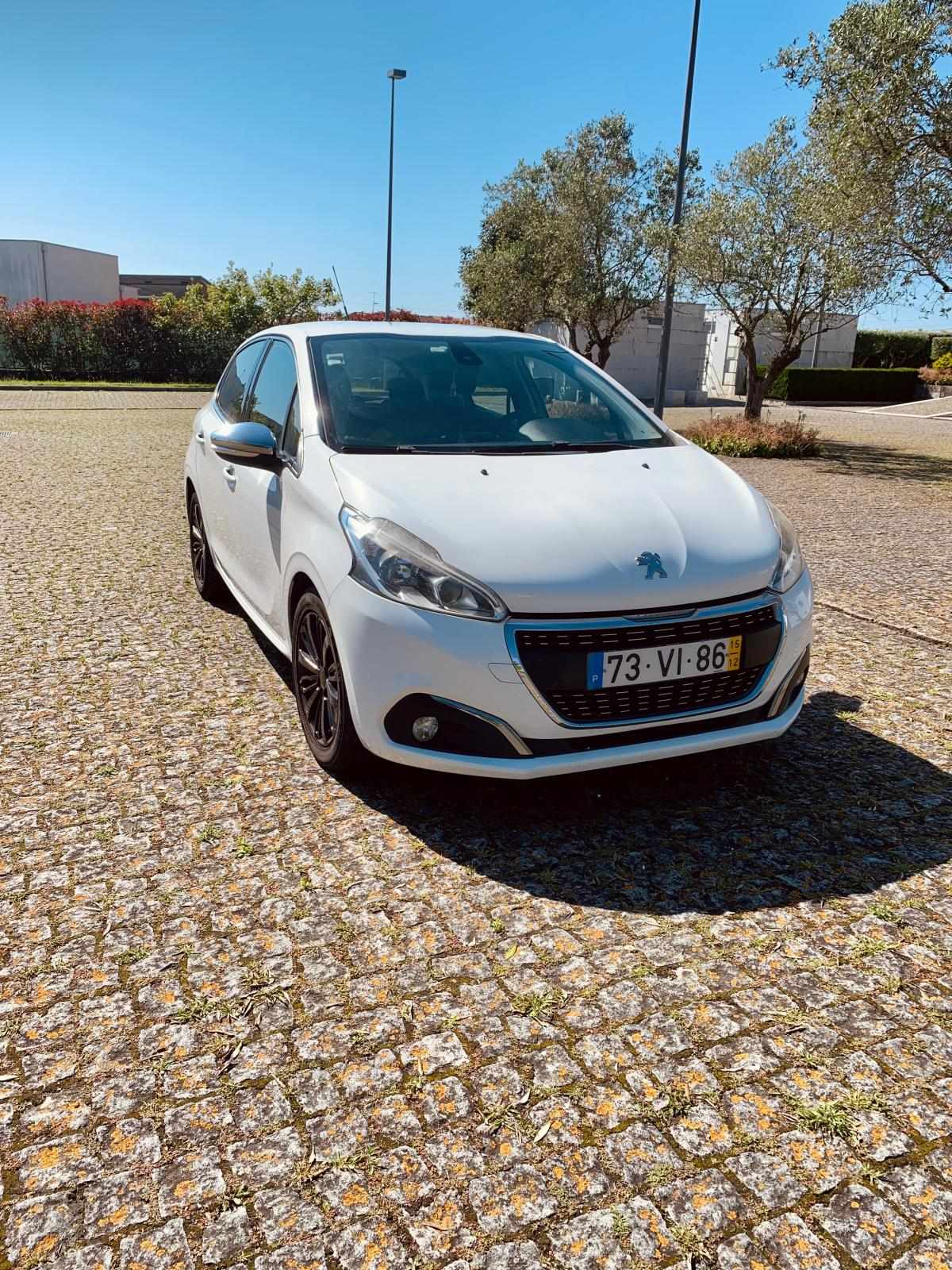 peugeot-208-1-6-hdi-2015-diesel-1600cc