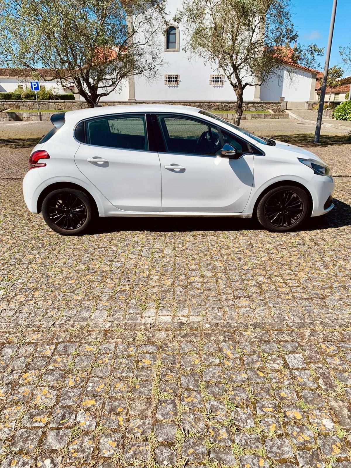 peugeot-208-1-6-hdi-2015-diesel-1600cc