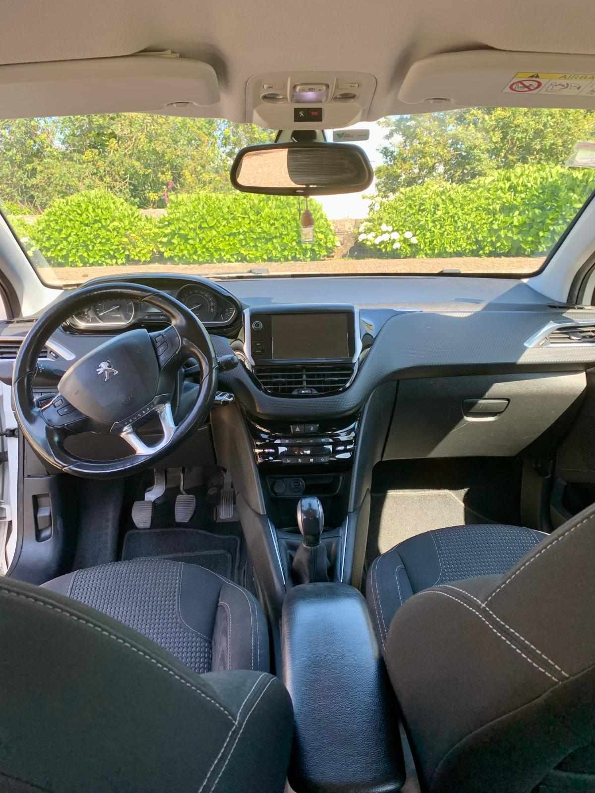 peugeot-208-1-6-hdi-2015-diesel-1600cc