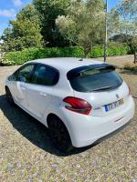 peugeot-208-1-6-hdi-2015-diesel-1600cc