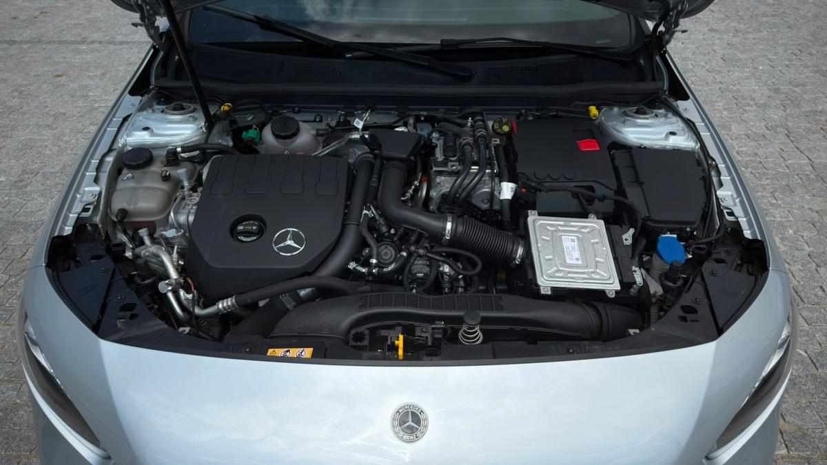 mercedes-benz-classe-a-a-250-e-2022-gasolina-1332cc