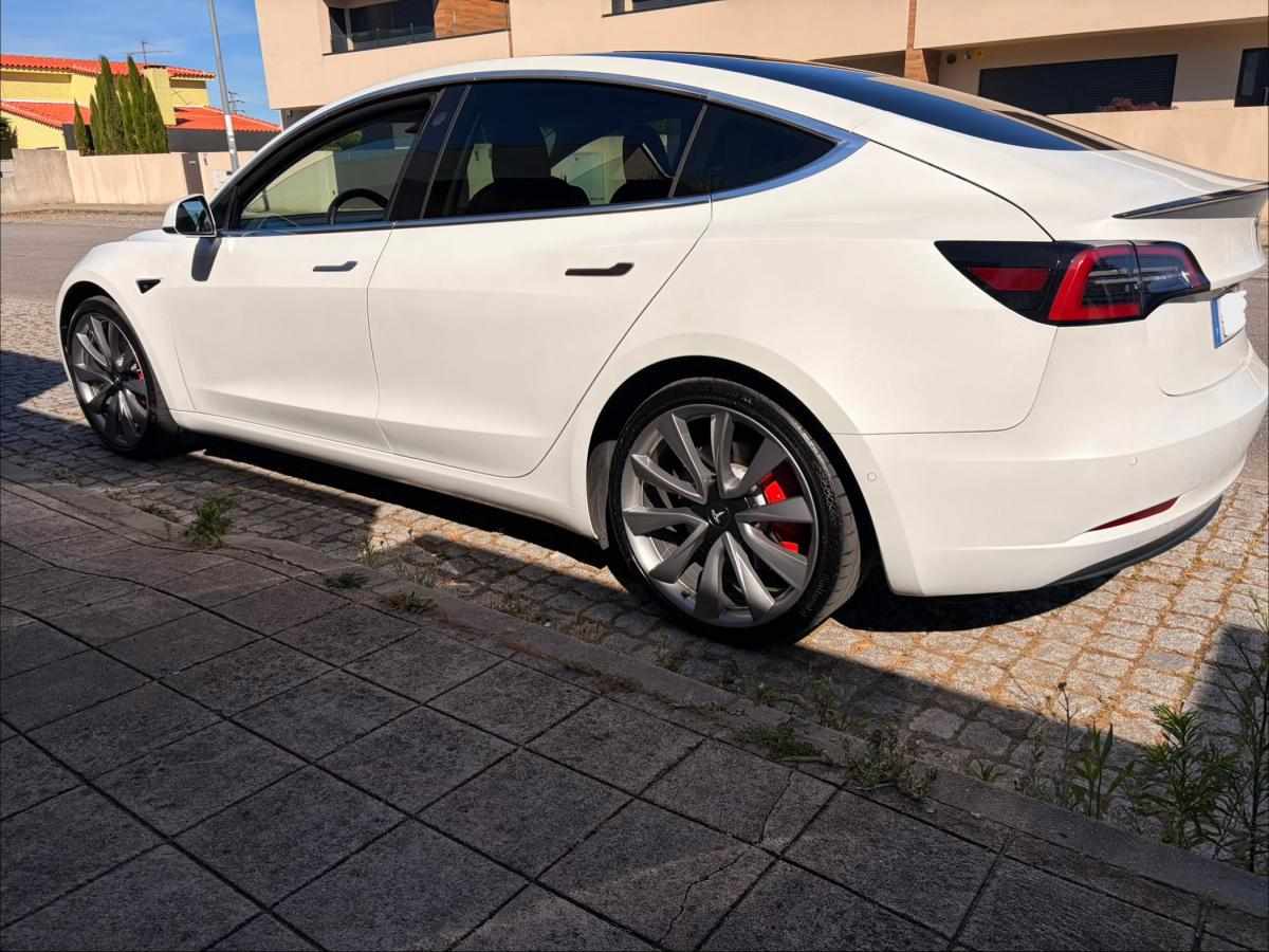 tesla-model-3-performance-2019-eletrico