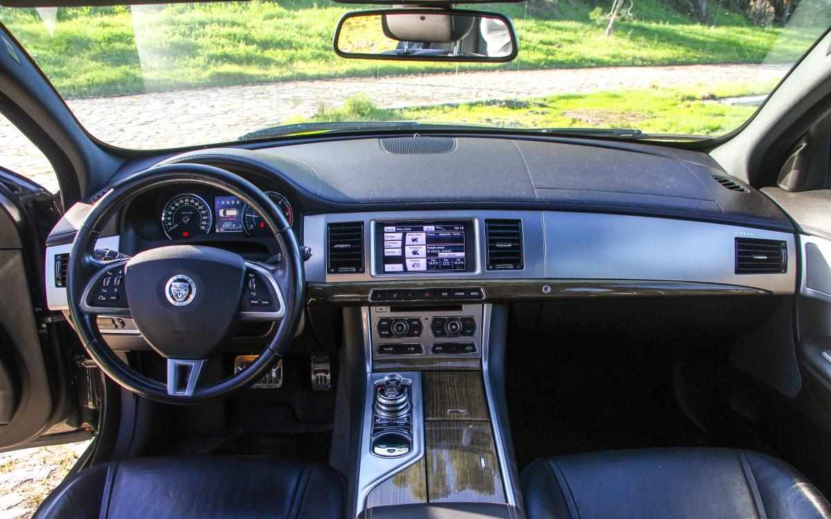 jaguar-xf-2-2-tdi4-2014-diesel-2179cc
