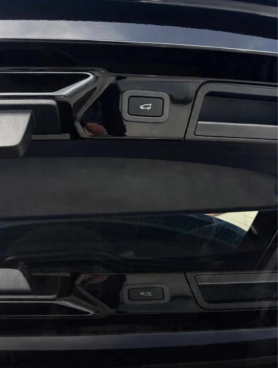 land-rover-range-rover-velar-d300-awd-2018-diesel-2993cc