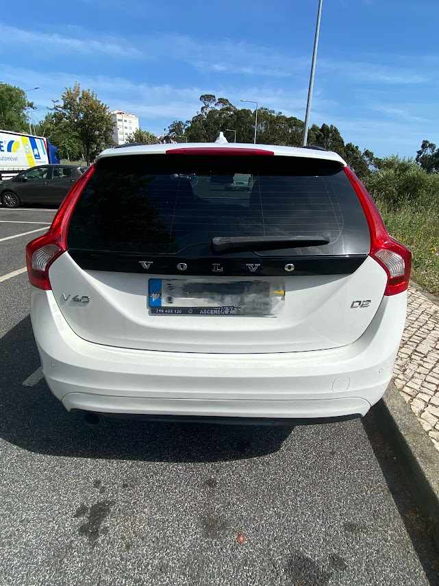 volvo-v60-1-6-d2-2015-diesel-1560cc
