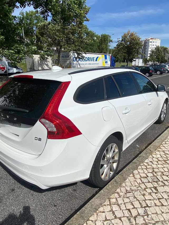 volvo-v60-1-6-d2-2015-diesel-1560cc