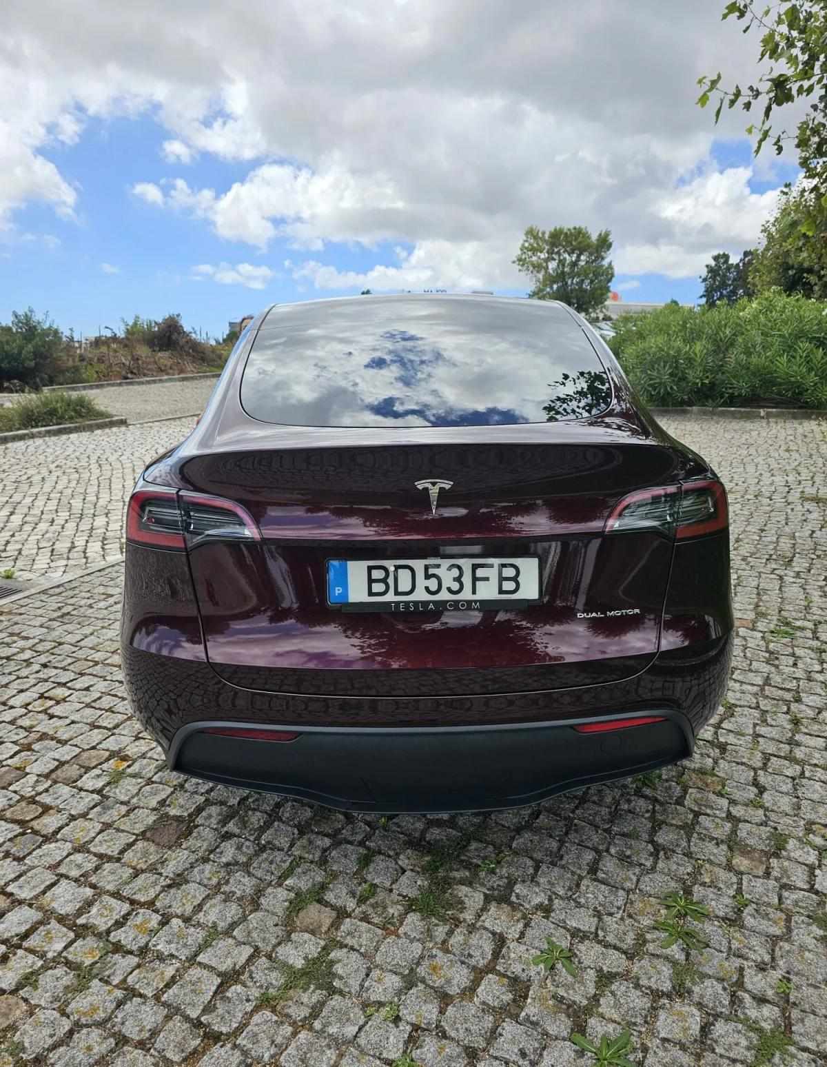 tesla-model-y-performance-2023-eletrico