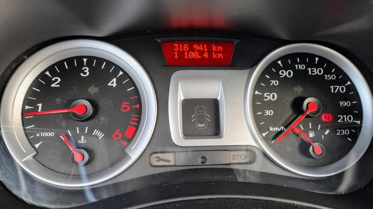 renault-clio-1-5-dci-2012-diesel-1461cc