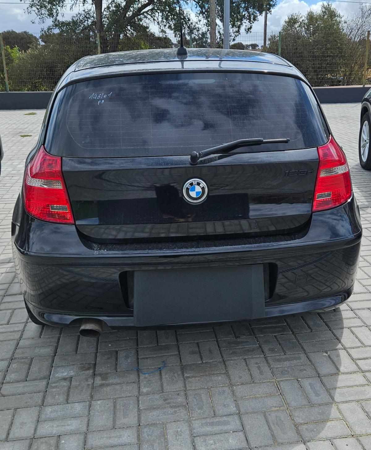bmw-serie-1-116d-2011-diesel-1995cc