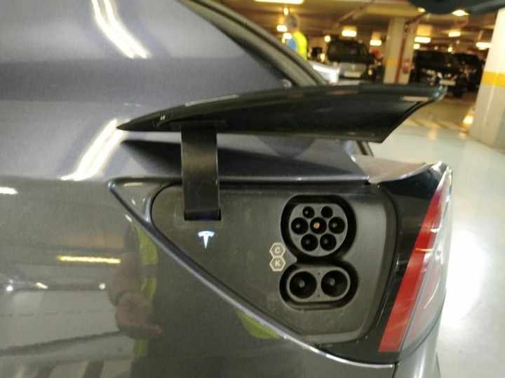 tesla-model-y-long-range-awd-2022-eletrico