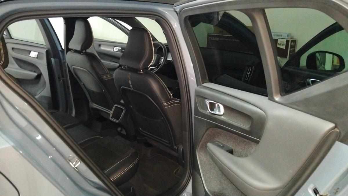 volvo-xc40-d4-2-0-awd-2019-diesel-1969cc