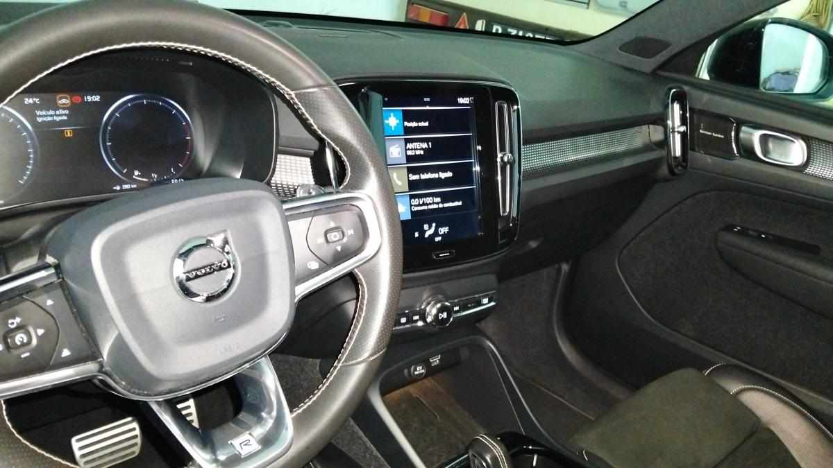 volvo-xc40-d4-2-0-awd-2019-diesel-1969cc