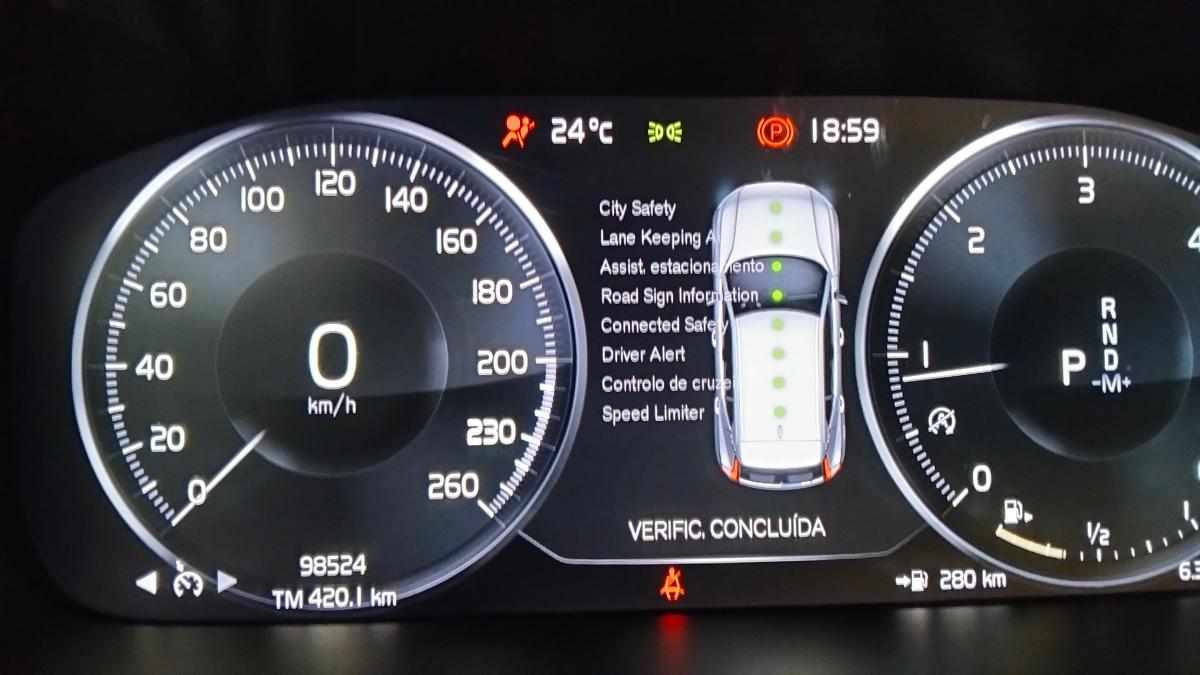 volvo-xc40-d4-2-0-awd-2019-diesel-1969cc