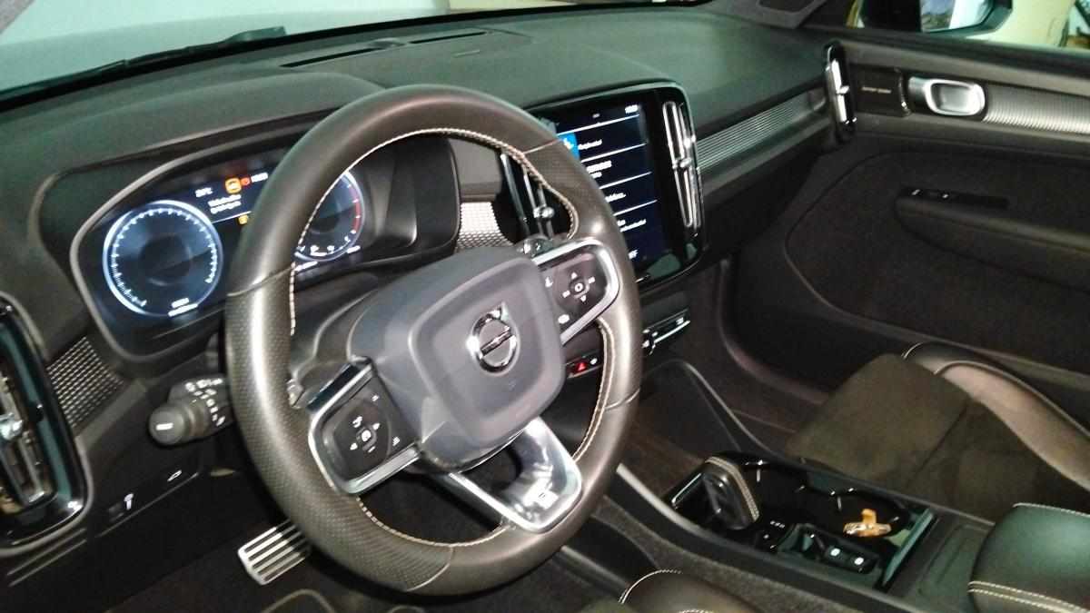 volvo-xc40-d4-2-0-awd-2019-diesel-1969cc