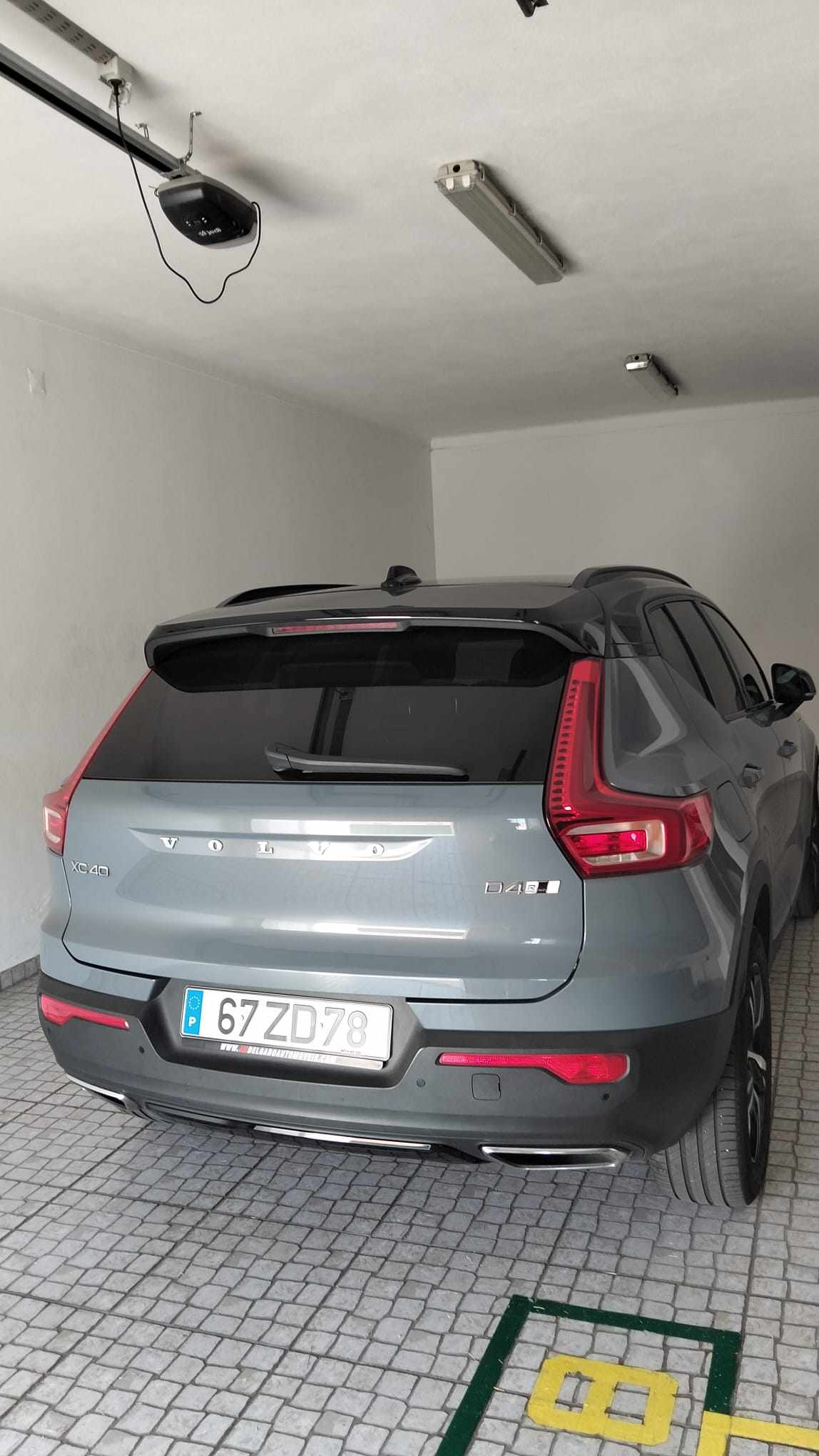 volvo-xc40-d4-2-0-awd-2019-diesel-1969cc
