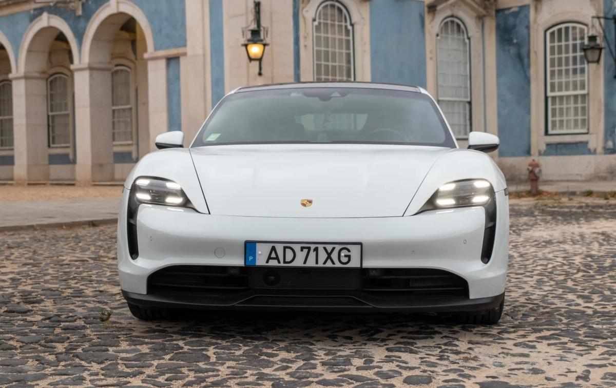 porsche-taycan-4s-2020-eletrico