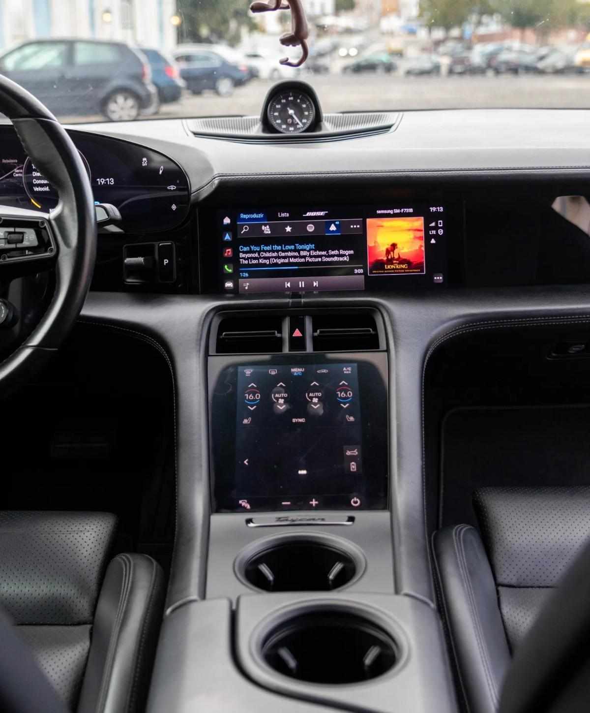 porsche-taycan-4s-2020-eletrico