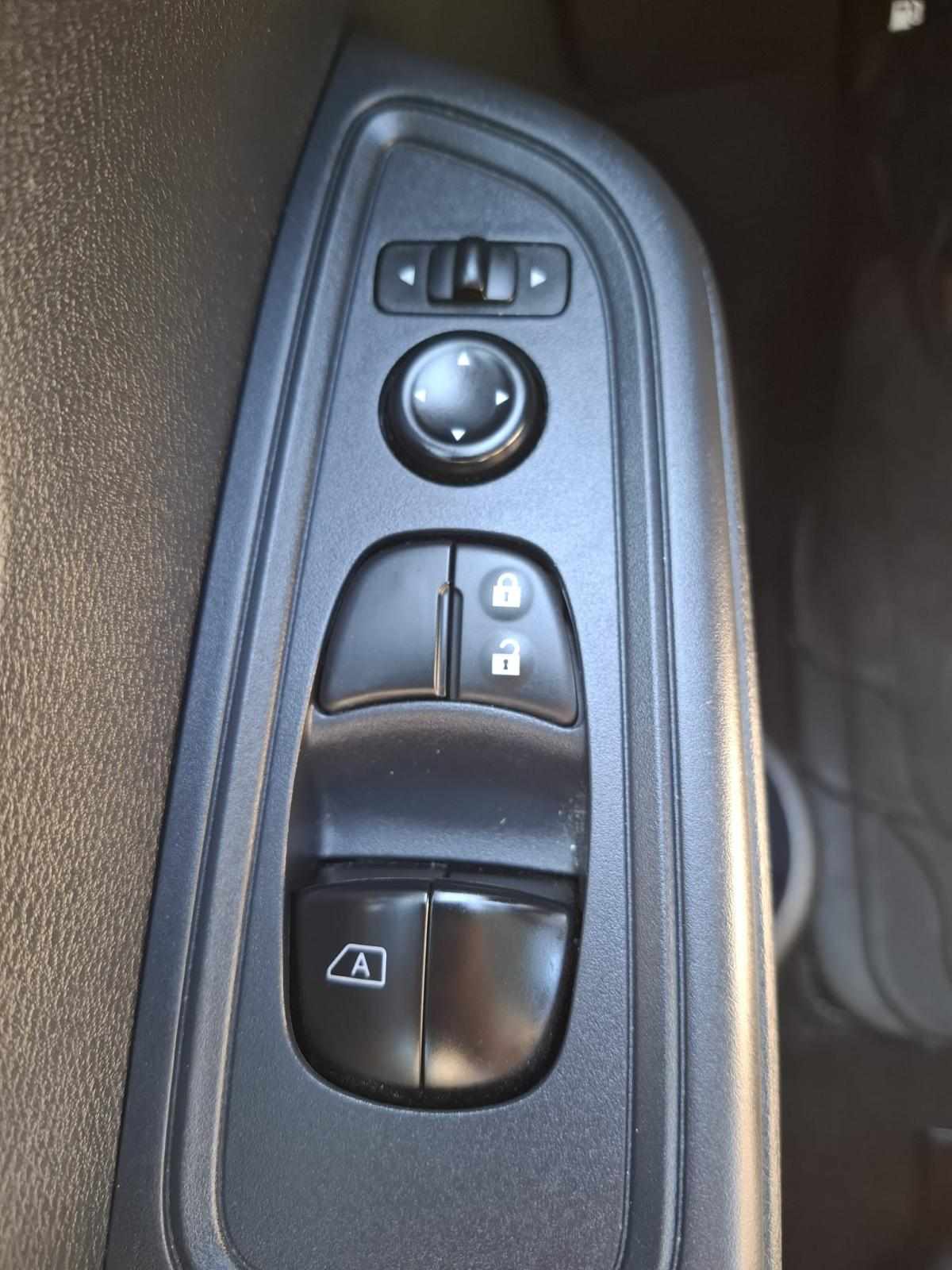 nissan-micra-1-0-acenta-2022-gasolina-1000cc