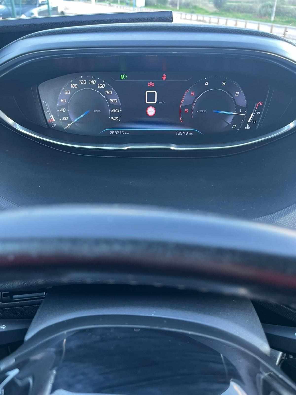 peugeot-5008-1-5-bluehdi-2019-diesel-1499cc