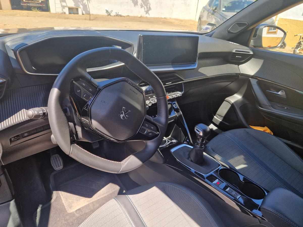 peugeot-2008-1-2-puretech-2023-gasolina-1199cc