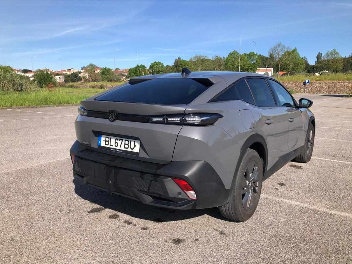 peugeot-408-1-2-puretech-2024-gasolina-1199cc