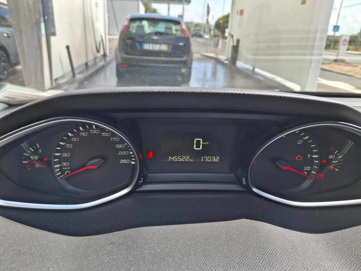 peugeot-308-1-6-hdi-fap-2013-diesel-1560cc