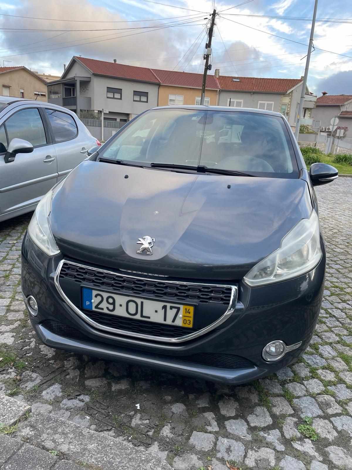 peugeot-208-1-2-vti-2014-gasolina-1199cc