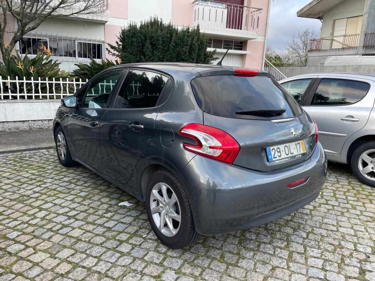 peugeot-208-1-2-vti-2014-gasolina-1199cc