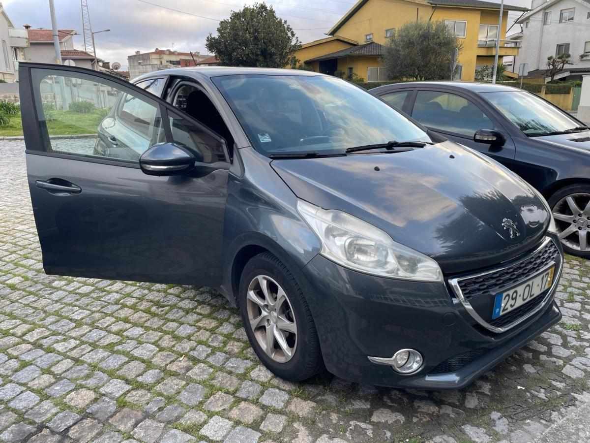 peugeot-208-1-2-vti-2014-gasolina-1199cc