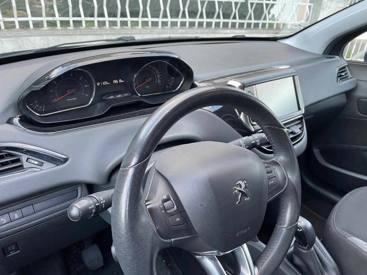 peugeot-208-1-2-vti-2014-gasolina-1199cc