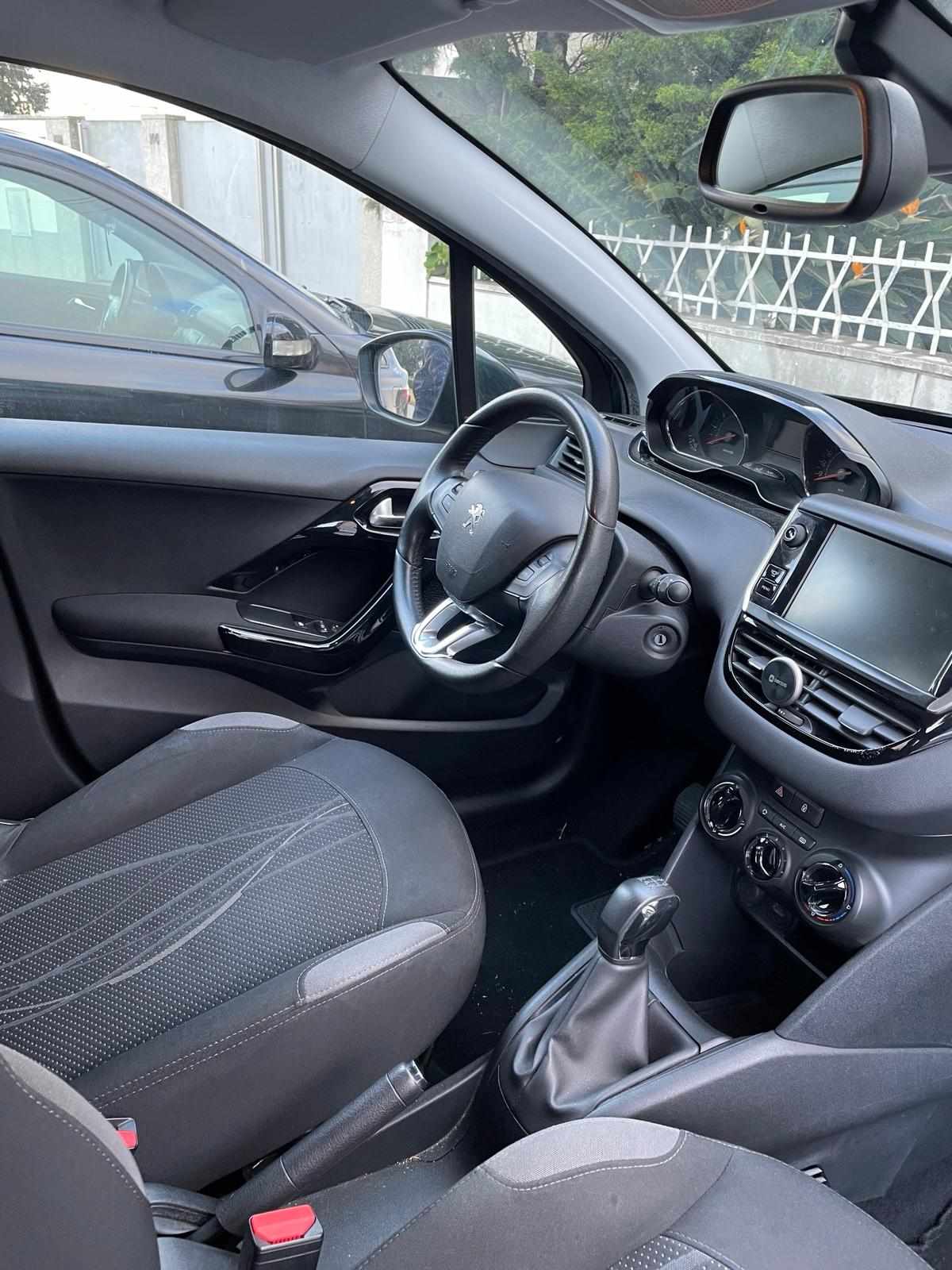 peugeot-208-1-2-vti-2014-gasolina-1199cc