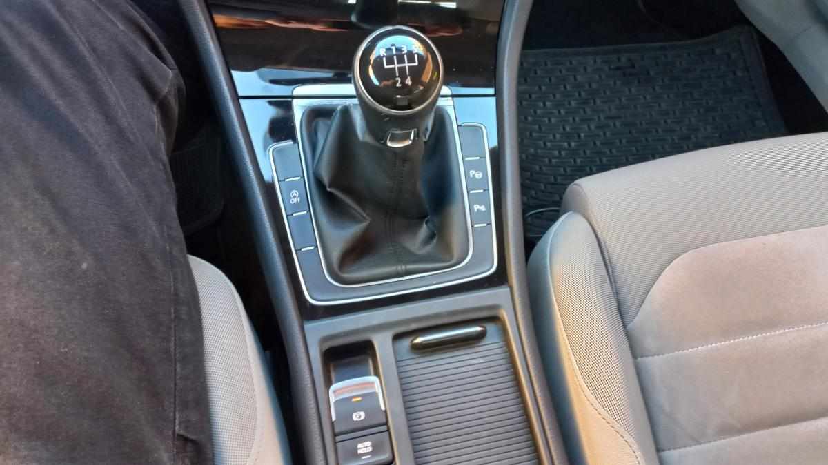 volkswagen-golf-1-6-tdi-bluemotion-2014-diesel-1598cc