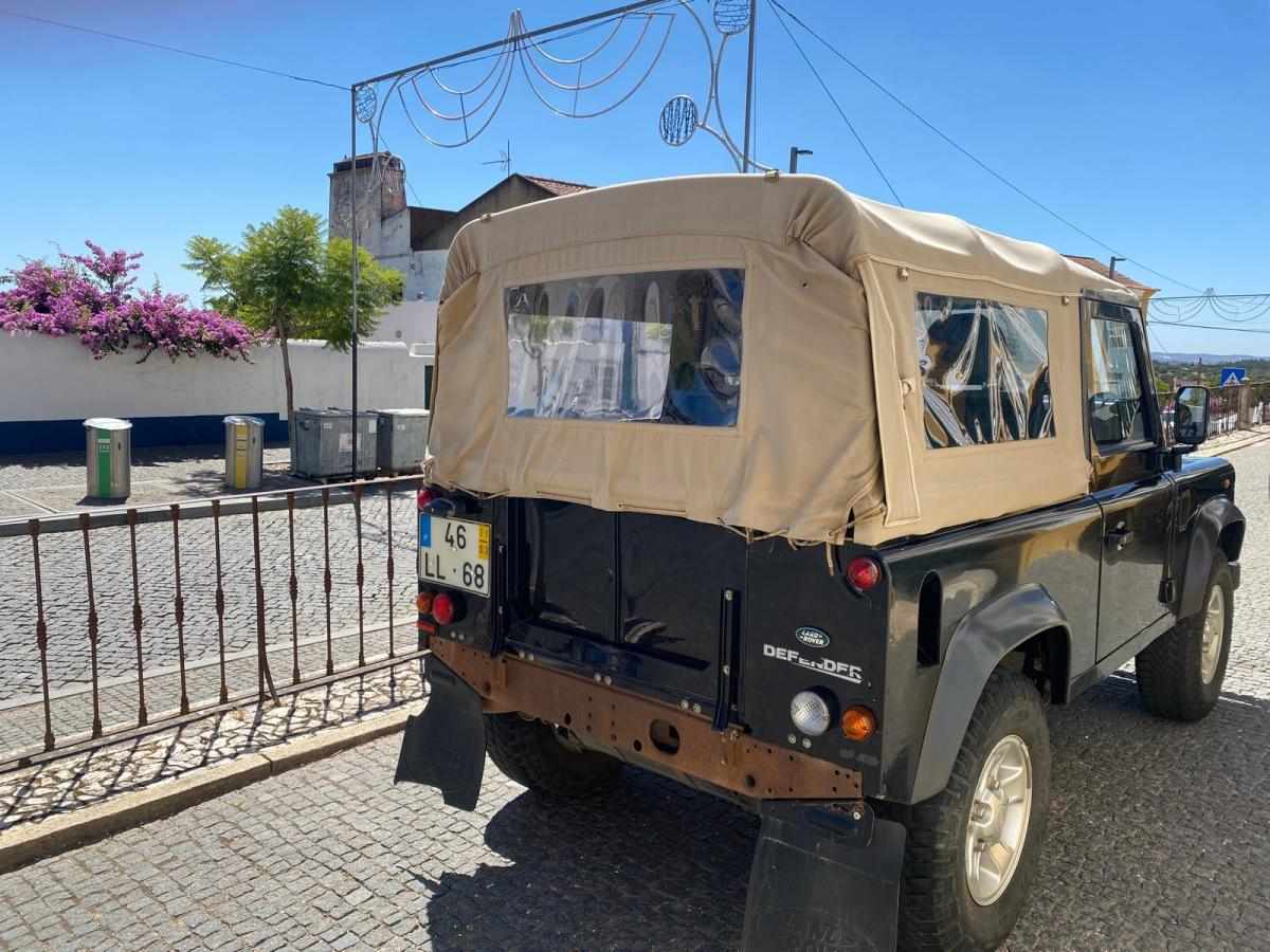 land-rover-defender-2-2-td4-awd-2011-diesel-2402cc
