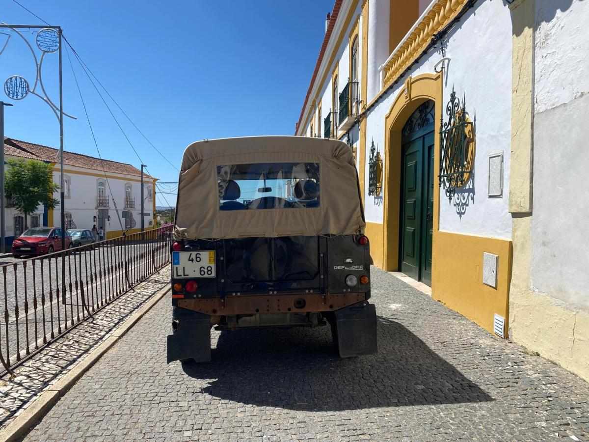 land-rover-defender-2-2-td4-awd-2011-diesel-2402cc