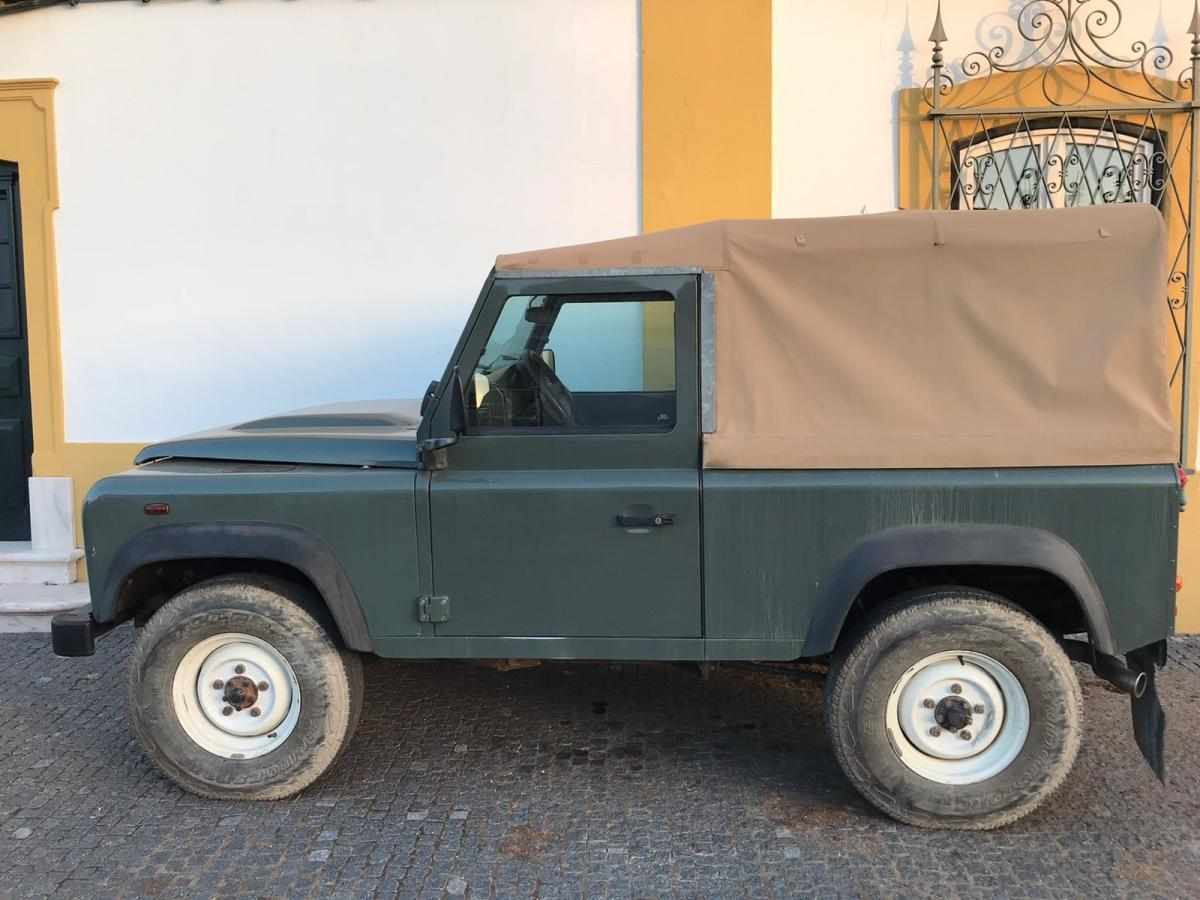 land-rover-defender-2-2-td4-awd-2015-diesel-2198cc