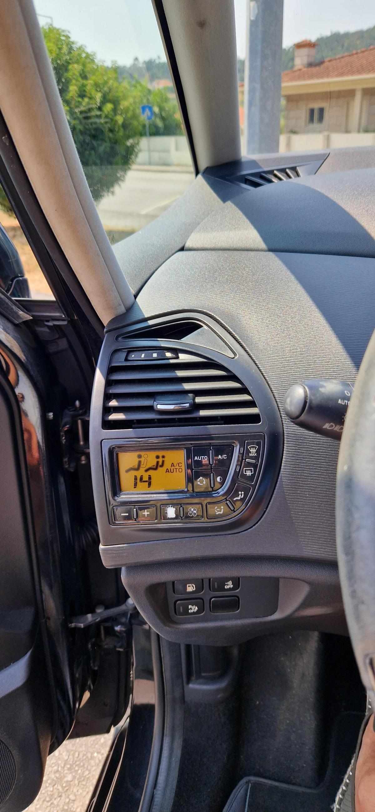 citroen-c4-picasso-1-6-hdif-2010-diesel-1560cc