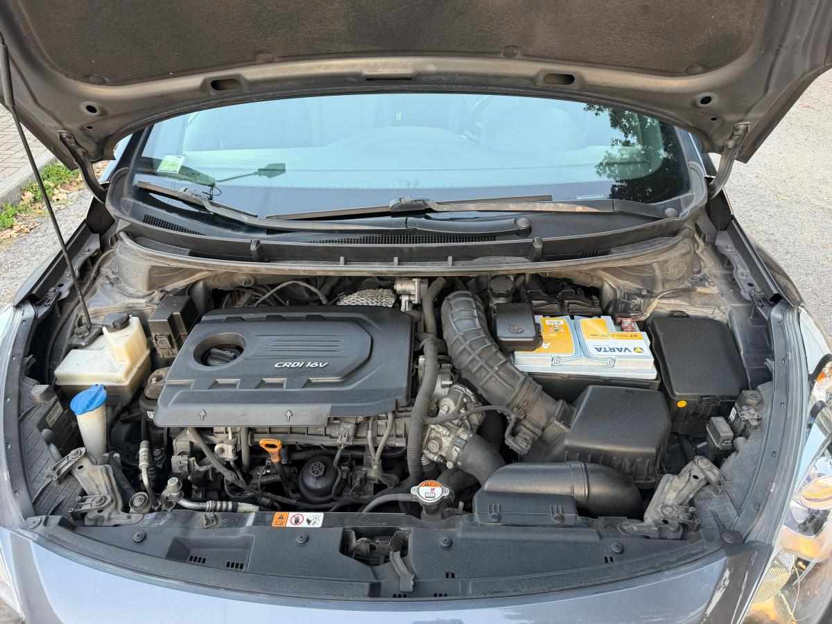 hyundai-i30-1-6-crdi-2016-diesel-1582cc