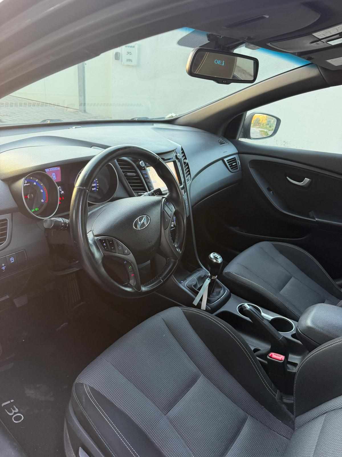 hyundai-i30-1-6-crdi-2016-diesel-1582cc
