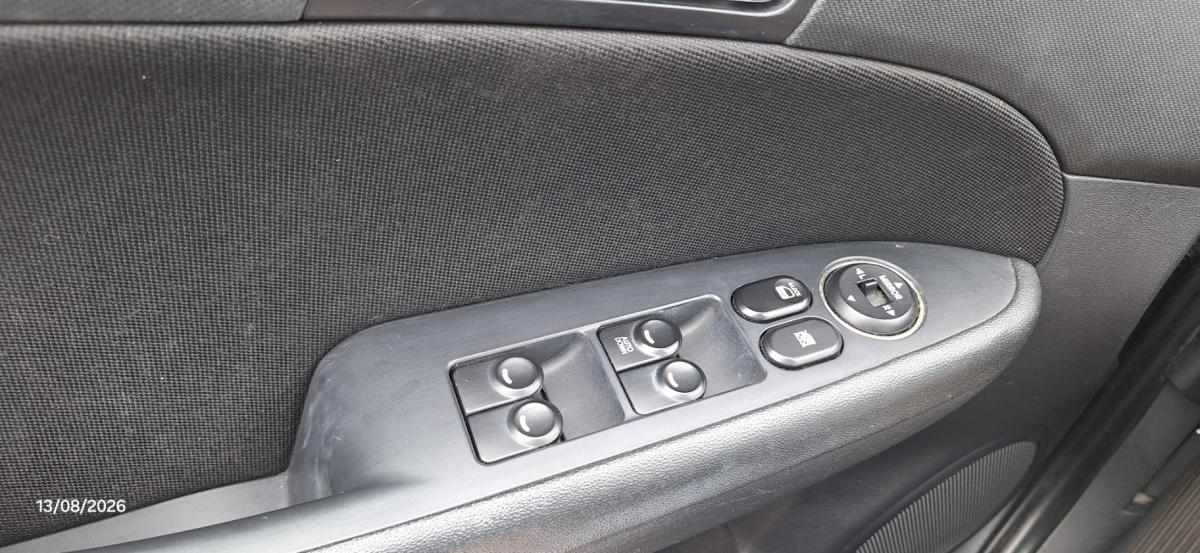 hyundai-i30-1-6-crdi-2010-diesel-1582cc