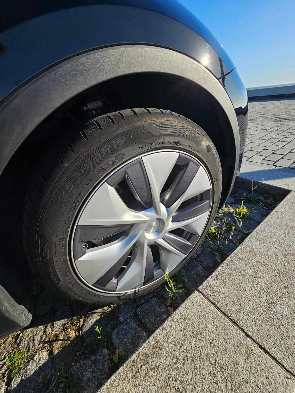 tesla-model-y-long-range-awd-2023-eletrico