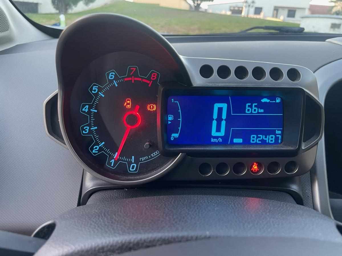 chevrolet-aveo-1-2-2012-gasolina-1229cc