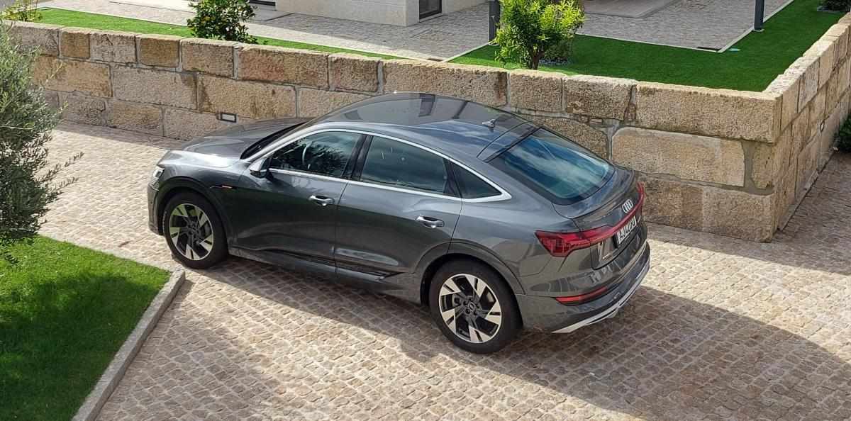 audi-e-tron-55-quattro-2021-eletrico